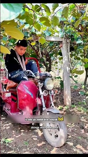 Touching! This Handless Man Still Works Hard for His Family