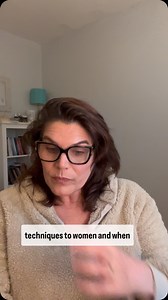 I get this question all the time — Can I actually heal the patterns I inherited from my family? My answer? Absolutely🙌 Ancestral healing is the sacred choice to look at what’s been passed down: The survival strategies The silence and family secrets You get to decide what ends with you. 🙏 You can honor what helped them survive, without letting it define how you live. 🥹 You can bear witness to the silence and secrets , and still choose truth. Let me break down how inherited trauma patterns are 