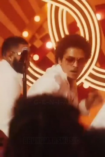 ✨✨Fly As Me✨✨ #brunomars #andersonpaak #music #silksonic #lyrics #flyasme #parati #foryou