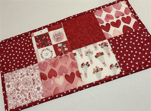 Valentine Hearts Quilted Table Topper, Valentines Day Quilted Table Runner, Floral Table Topper, Candle Mat, 9 1/2" X 19" - Etsy