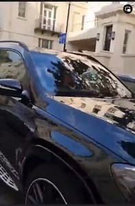 نواز شریف کے ڈرائیور نے خاتون پر تھوک پھینک دی، ویڈیو وائرل۔ | ABC Urdu News