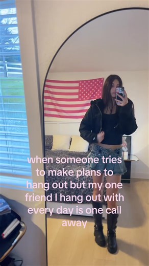 Julia✮ (@itsjustjuliaaaa)’s video of Tik?Toks With Friends