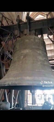 Cologne Cathedral Bourdon bell ringing