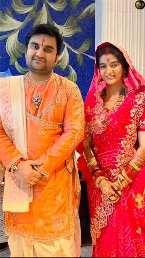 Radha naam ki meethaas… Krishna ki bansuri ki awaaz… aur bhakti ka ehsaas ❤️✨ Indresh Ji aur Shipra Ji ki is divya jodi ne phir se jeevant kar diya Vrindavan ka prem ras. Yeh sirf ek reel nahi, Radha Krishna ke anant prem ka darshan hai 🌸 Aankhen band karke mehsoos kijiye Vrindavan ki pavitra hawa… Agar aap bhi Radha Rani aur Banke Bihari se prem karte ho to reel ko end tak zaroor dekhein 🙏 Radhe Radhe likhkar apni bhakti darj karein ⬇️ #RadhaKrishna #RadheRadhe #Vrindavan #BankeBihari #Indres