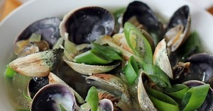 Filipino-Style Clam Chowder (Tinolang Halaan) Recipe