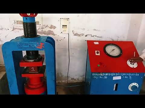The Compressive strength of bricks #civilengineering #materialtesting #brick ‪@Yashvantkurmi18‬
