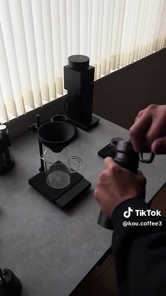 Cofil FLOW ceramic filter. #coffeebreak #ceramics #coffeetime #filtercoffee