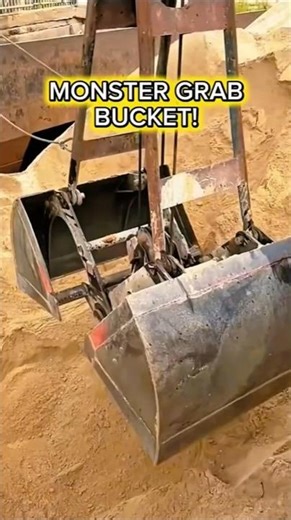 Grab Bucket in Action – Heavy Duty Clamshell for Bulk Material Handling.