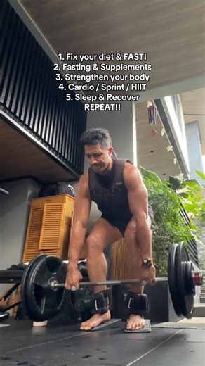 1 year post knee surgery and we’re almost back to where we started! From 255lbs to 215lbs and maintaining! Tips are in the video! #KneeSurgery #Rehab #EricEruptionTai | Eric Eruption Tai