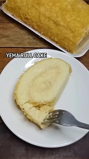 Yema roll cake #reelsvideo2023 #fyp #recipeoftheday #baker #negosyo #tutorialvideo #NegosyongPatok #technique #cake #rollcake #yemacake #yema #yemafilling #Christmas #newyear #recipe #recipeshare | Cakes by One's Gateau