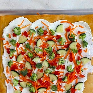 26K views · 492 reactions | Top a warm crescent dough crust with a dill cream cheese spread and your favorite veggies and voila! You've got dinner. Easy Crescent Veggie Pizza recipe: https://www.pillsbury.com/recipes/easy-crescent-veggie-pizza/4b2c60ae-69e5-4a1a-bed1-219a69cd4514?utm_medium=social&utm_source=facebook&utm_campaign=04_2018_standard?mktgimp=PBRBGCRESCNT | Pillsbury | Facebook