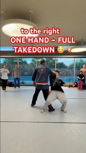 🔥 One-Handed Defense → FAST Takedown 😳⚡️