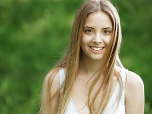 Beautiful women get more callbacks for job interviews, study says