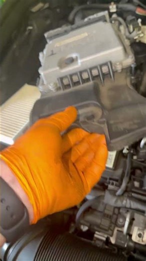 Mercedes Benz GLC220 2017 air filter replacement