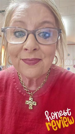 I'm Sold on it!!! Who is this for?? ANYONE wanting a hydrating, skin-perfecting foundation that doesn't settle in fine lines! #foundation #makeup #makeupartist #womenover50 #beautymusthaves