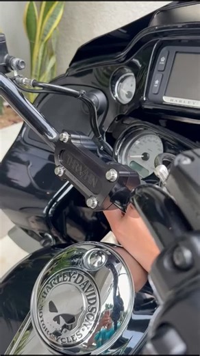 Hendri Tanujaya on Instagram: "For Sale !!! Harley - Davidson Roadglide Special Rushmore Tahun 2016 Low Odo 10.xxx ABS, Keyless 1 Kunci 1 Upgrade Speaker Boom STAGE II Mesin Kering No Rembes Chrome Mesin Bagus . Accesories Exhaust Slip On Vance & Hines Penahan Panas Paha THRASIN Raiser THRASIN Handlebar Backrest Sandaran Handgrip Hartluck Derby Cover Skull H-D Fuel Gascap Skull H-D Short Front Fender Carbon Short Antena Front Turn Signal LED Engine Guard CVO Model Saddlebag Guard Lokasi Bandung 