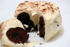 How To Ice Bundt Cake | The Cake Boutique