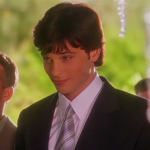 Clark Kent Edit | Up Down #shorts #smallville