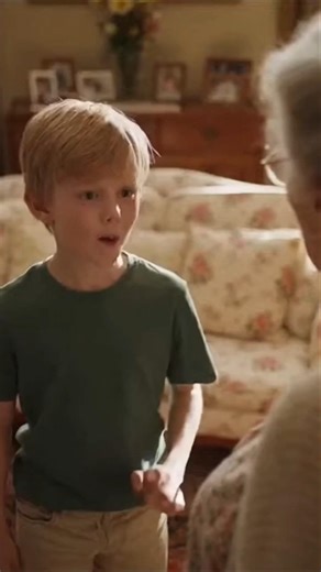 Babcia vs Spadochron: "Tam taki przeciąg!" 😂 #ŚmieszneDzieci