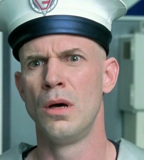 Mini Me traumatizes Henchman Sailor - Austin Powers in Goldmember Edit