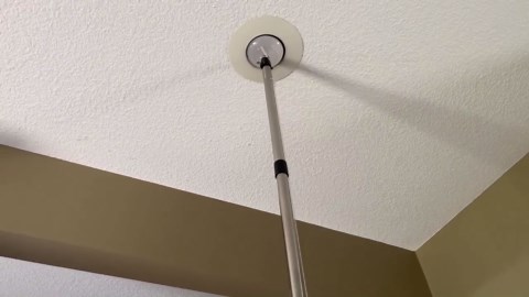 GADFISH 12FT Light Bulb Changer for High Ceilings, 5-Piece Light Bulb Changer with Broken Bulb Extractor, Baskets and Suction Cup, Light Bulb Removal Tool