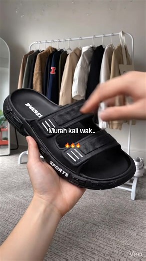 Rekomendasi sendal STYLISH & TAHAN BANTING NIH.. cocok buat lo yang mau cari sendal murah,, kuat,, nyaman dipakai seharian ,, & GANTENGG 😎☝#sandal #sendal
