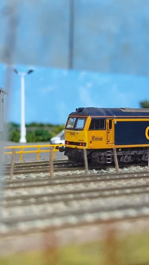 A driver climbs aboard and starts up his GBRf class 60 before moving off light engine. This is the Hornby HM7000 I crammed in. Sounds alright I think! #ngauge #ngaugemodel #ngaugerailway #ngaugelayout #ngaugemodelrailway #modelrailway #modeltrain #modelrailwaysofinstagram #modelscenery #modeltrains #ukmodelrailways #ukrailwaymodelling #britishrailwaymodelling #class60 #farish #bachmann #grahamfarish #gbrf #hornby #hm7000 #ukmodelrailwayfeatures | Finnbrough N Gauge