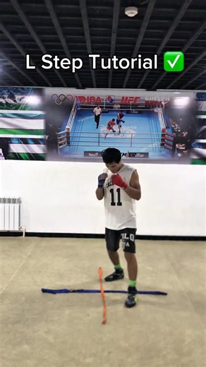 e1yor.kholbutaev🐺🥊 on Instagram: "L STEP 🇲🇽⚡️ . . . #boxing #lstep #footwork #tutorial #reels"