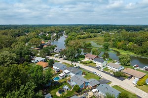 Living in the Northeast Fox Lake Neighborhood of Fox Lake, IL