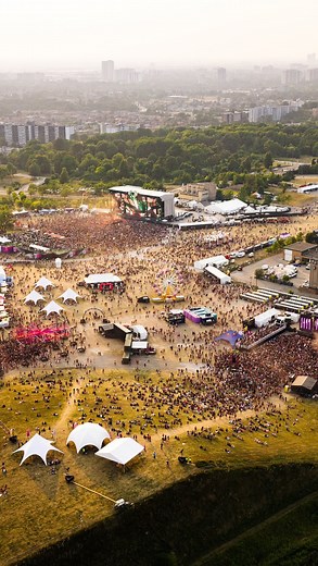 Did you hear the news? 📰‼️ Phase 1 of the #VELD2026 Main Stage lineup is officially here and the countdown to summer has already begun. ☀️🔥 Want early access to tickets? We’ve got you! 👉 DM @veldmusicfestival “VELD2026” BEFORE 10:00 AM on Wednesday, November 26th to unlock presale access. 🎟️ Public on-sale: Thursday, November 27th at 10:00 AM 🔗 Visit veldmusicfestival.com for more info or to access tickets early. | Veld Music Festival