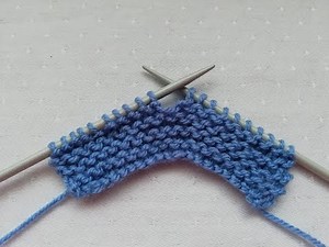 Knitting cast on thumb method and knit stitch tutorial for beginners