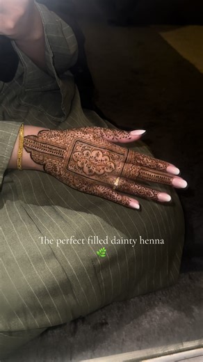 Dainty Henna Design Ideas for Every Occasion