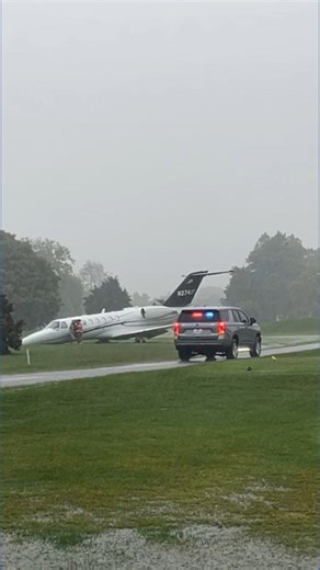 Plane skids off runway at Kentucky airport, lands on golf course