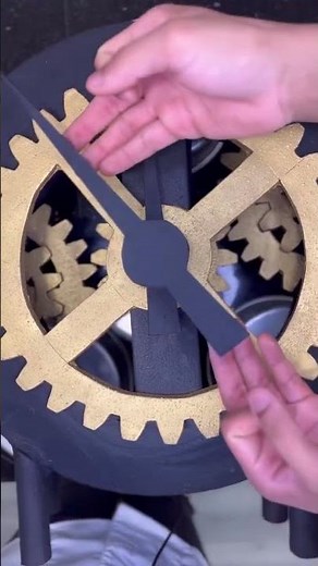 This is how I made a Working chocolate Clock with chocolate gears !!!
