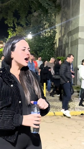 Desiree Rülpst + | Nimm doch mal den Stock ausn Arsch @meninaarroto #burp #burpingqueen #burpqueen #rülps #rülspen #rülpsqueen #burpinggirl #comedy... | Instagram