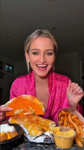 🔥 Del Taco ASMR 🌮 | Crunchy Taco & Burrito Mukbang 🤤 #asmr #food #shorts