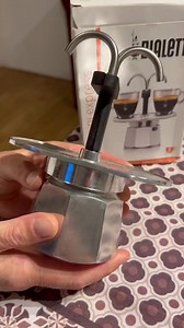 Very exciting, a new #espresso machine to try! 👉 If you want to know how to use it, and how to make a coffee like an Italian, just watch this video 🤩❤️ #caffe #coffeetime #coffeeaddict #caffeine #moka #mokapot #bialetti | Cook & Eat Like An Italian