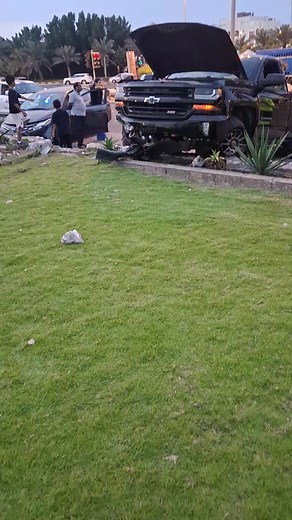 Do not stand Mobile Phone while 😔driving🙏plzzz protect the lives of You Rself and others