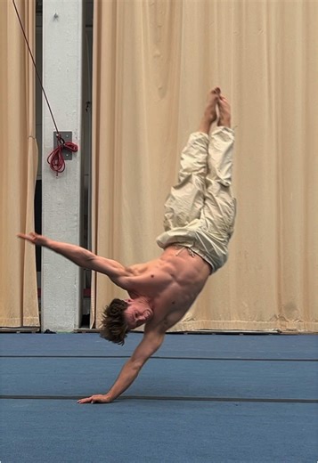 The Dance with Gravity in Contemporary Art