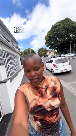 Jasper Zee🎭🎭🎭 (@jasper_zee_)’s video of barber