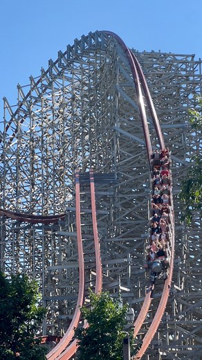 Cedar Point’s AWESOME Hybrid Coaster, Steel Vengeance! 🤠 | Steel Vengeance - Cedar Point #rollercoaster #cedarpoint #steelvengeance #Ohio | CoasterAddict