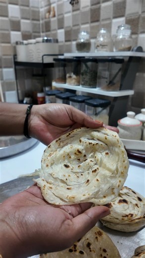 Porotta😍seiya pore👈#dailyvlog #saree #minivlog #food #shorts #routines #varshavlogs