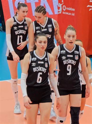 Saliha And The Gank #salihasahin #volleyball #volleyballplayer #womenathletes #bolavoli