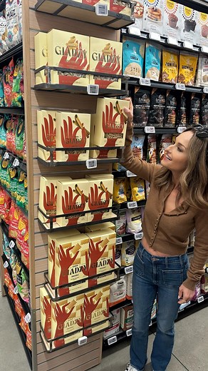 141K views · 8.5K reactions | Pasta class is in session  not all pastas are made the same, so here are my top tips for buying pasta in the grocery store & shop @thegiadzy pasta at the link in my bio! | Giada De Laurentiis | Facebook