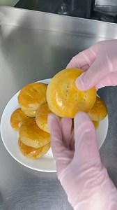 Pan de coco na paboritong meryenda ng mga pinoy! | Coconut Filled Buns | Cook and Bake by Lea T.