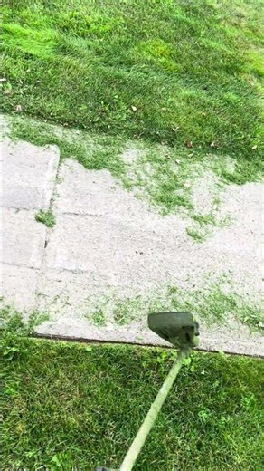 Edging curb with string trimmer satisfying lawncare #grass #groundmaintenance #lawncare