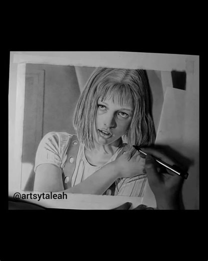 Timelapse of Graphite Drawing of Leeloo (Milla Jovovich) from The Fifth Element ✏️ by Taleah Ramahi