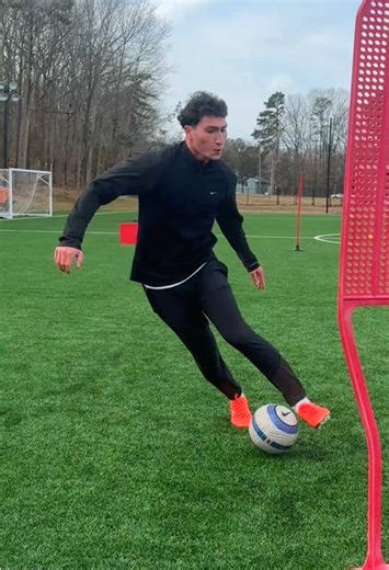 Why Messi’s ankle-breaking touch works every time 🐐🥶 Messi doesn’t beat defenders with flashy moves — he beats them with quick touches and body mechanics 🦵 By keeping tight touches and attacking the defender head-on, he forces them to move backward quickly 👀 Now the key detail in this move is his plant foot. Placing it directly behind the ball lets him keep speed through the touch instead of slowing down. That’s why the defender can’t recover — Messi accelerates while they’re still reacting 