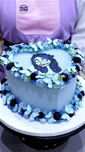 Corpse bride cake🩵 Use code FROSTLOVE10 for a discount at frostform.com #cake #ytshorts #corpsebride