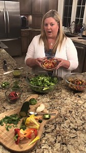 Easy Chicken Fajita Salad is one of our favorite weeknight meals! It takes no time at all to make and the combination of a crisp salad with the hot chicken & peppers is incredible! Here’s the link to the recipe and a quick video on how to make it: 👇👇👇👇👇👇👇👇 https://thesaltedpepper.com/easy-chicken-fajita-salad/ | The Salted Pepper